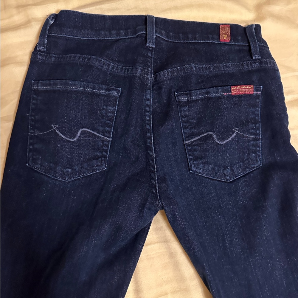 LIKE NEW 7 FOR ALL MANKIND BOOT CUT JEANS. 
SIZE 26